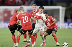 开云体育app-奥地利队客场失利，欧洲杯资格悬念重重