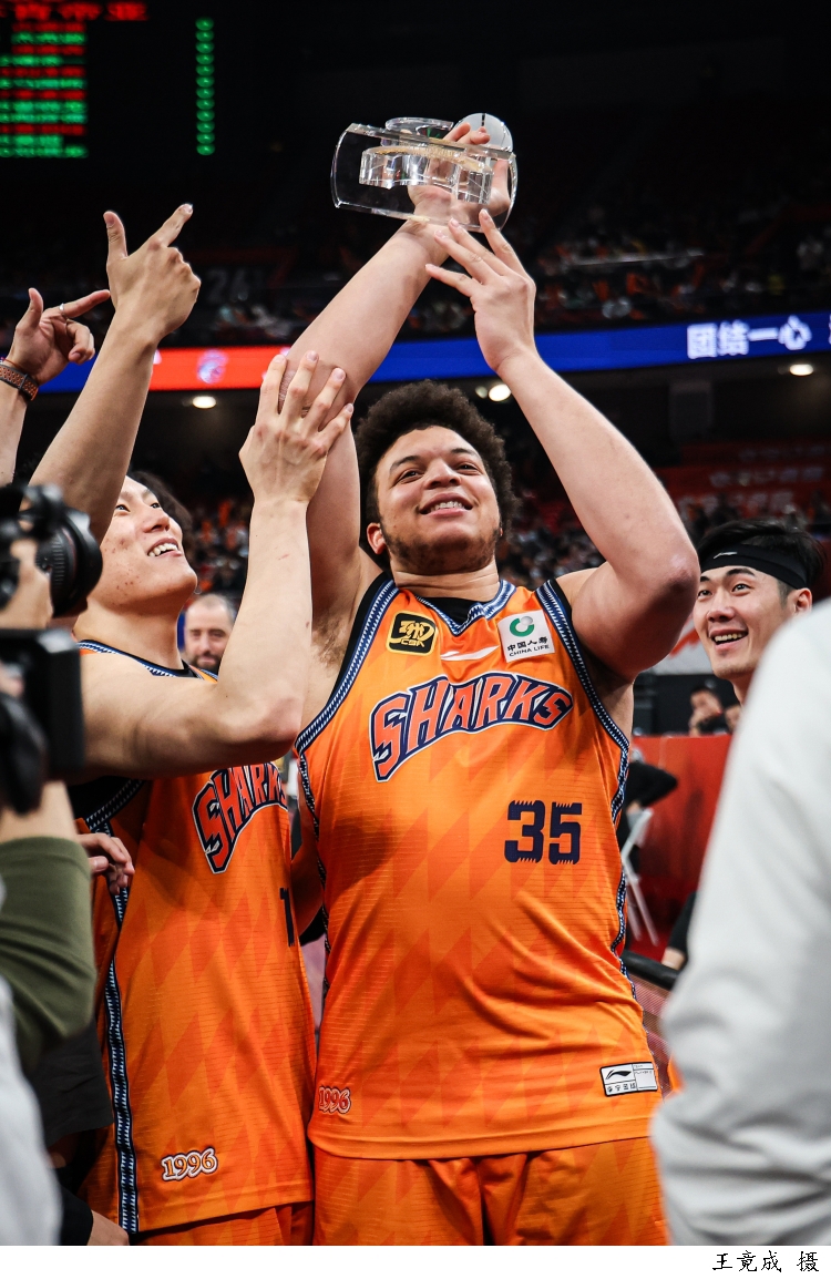 上海男篮遭遇逆转,遗憾失利晋级梦碎! 上海男篮遭遇逆转,遗憾失利晋级梦碎!