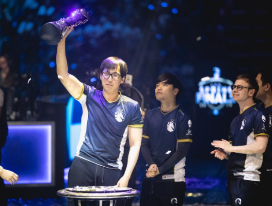 DFM力克JDG,BDD打出惊人五杀淘汰赛3:1(首尔) DFM力克JDG,BDD打出惊人五杀淘汰赛3:1(首尔)