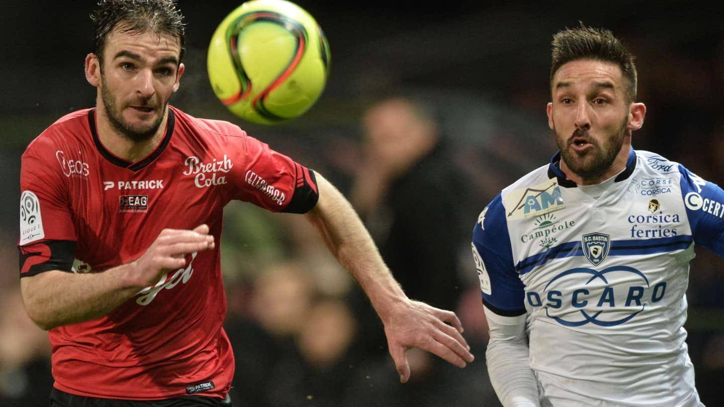 亚眠队新赛季表现出色,成为法甲黑马 亚眠队新赛季表现出色,成为法甲黑马