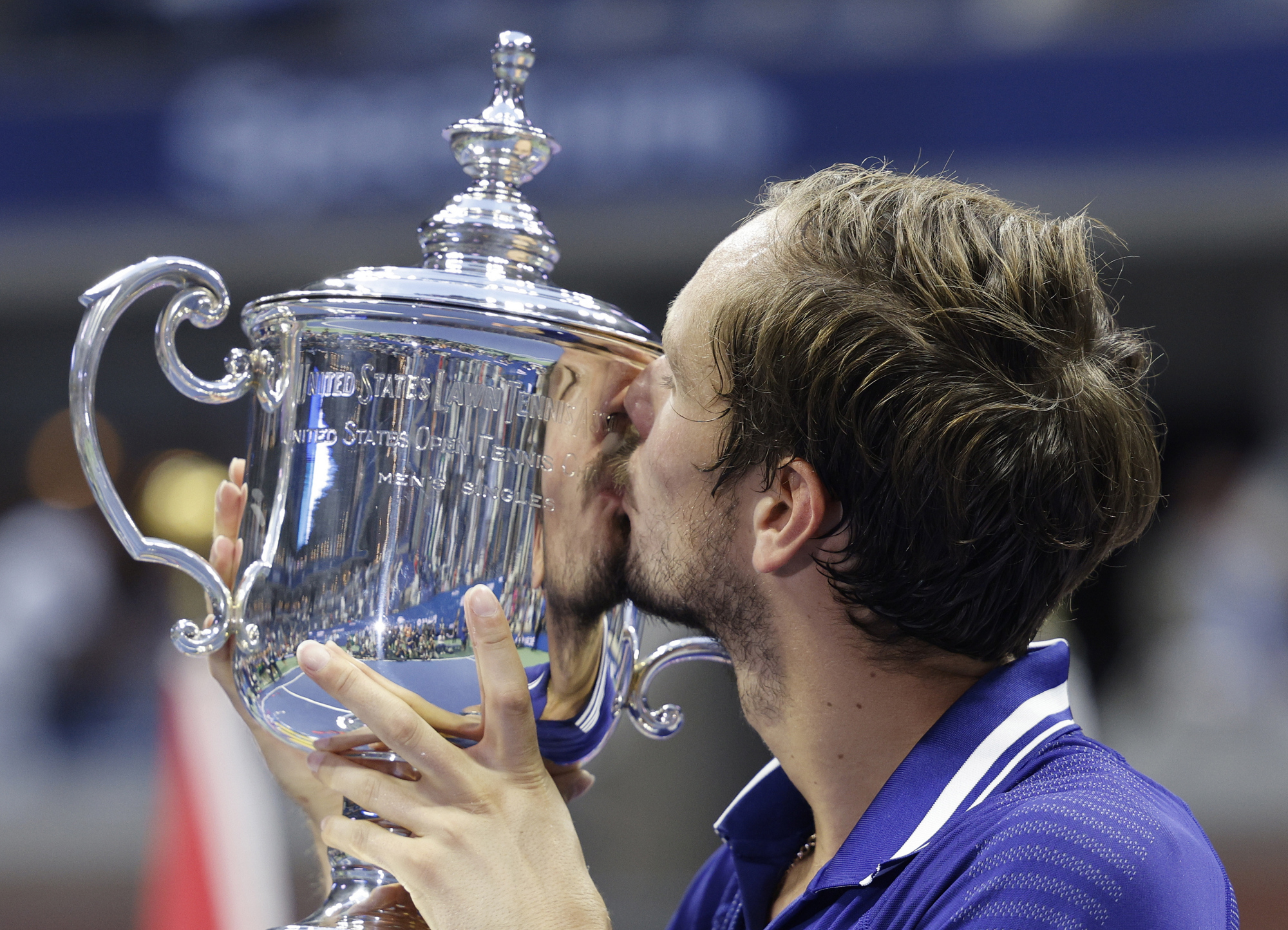 包含德国网球队横扫世界网球队，梅德韦杰夫关键制胜的词条