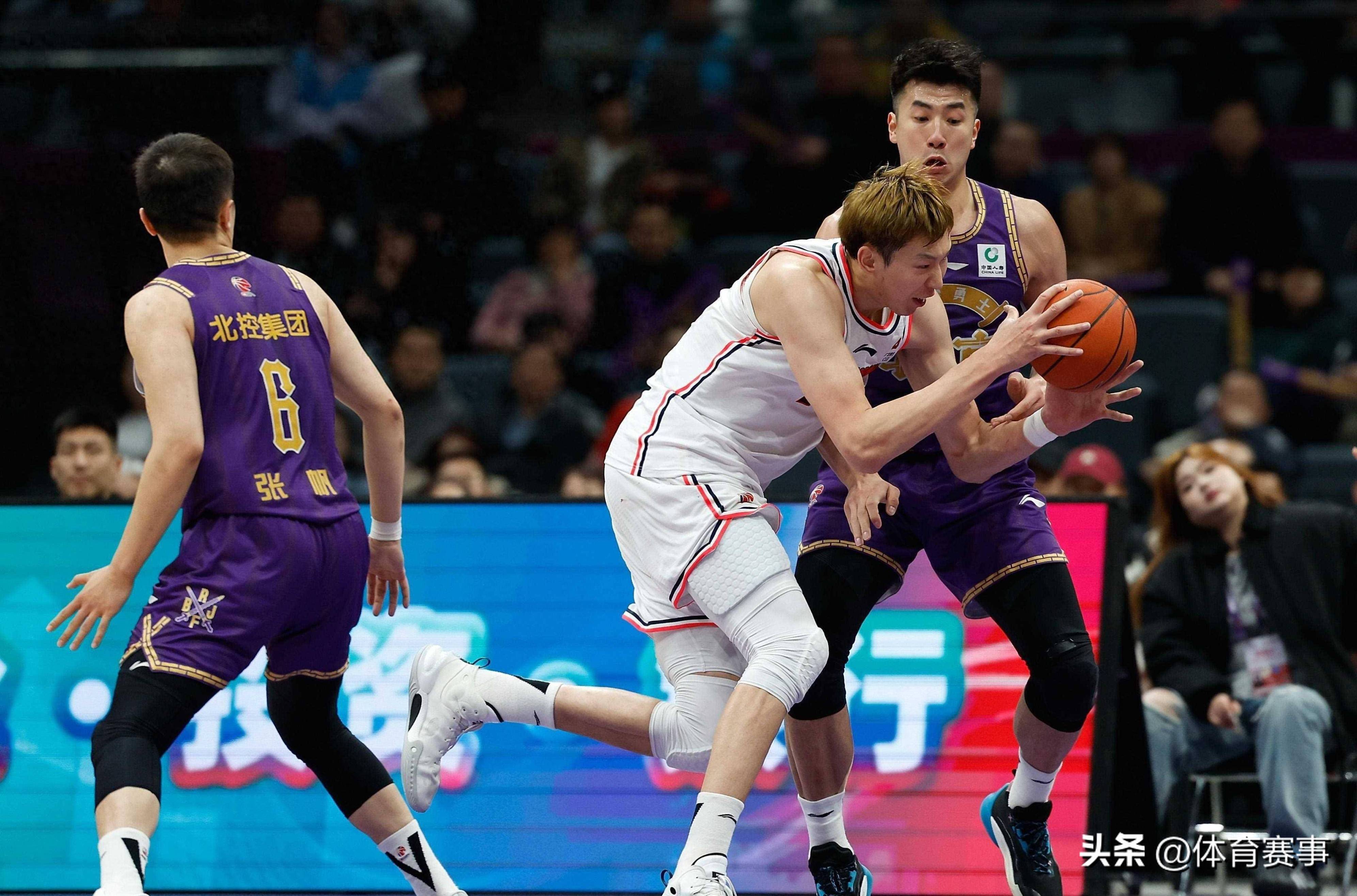 焦点大战:CBA上演巅峰碰撞的简单介绍 焦点大战:CBA上演巅峰碰撞的简单介绍