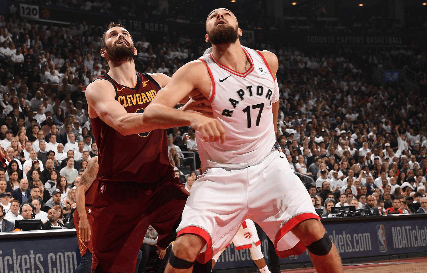 骑士逆转国王，范弗利特带队取胜的简单介绍